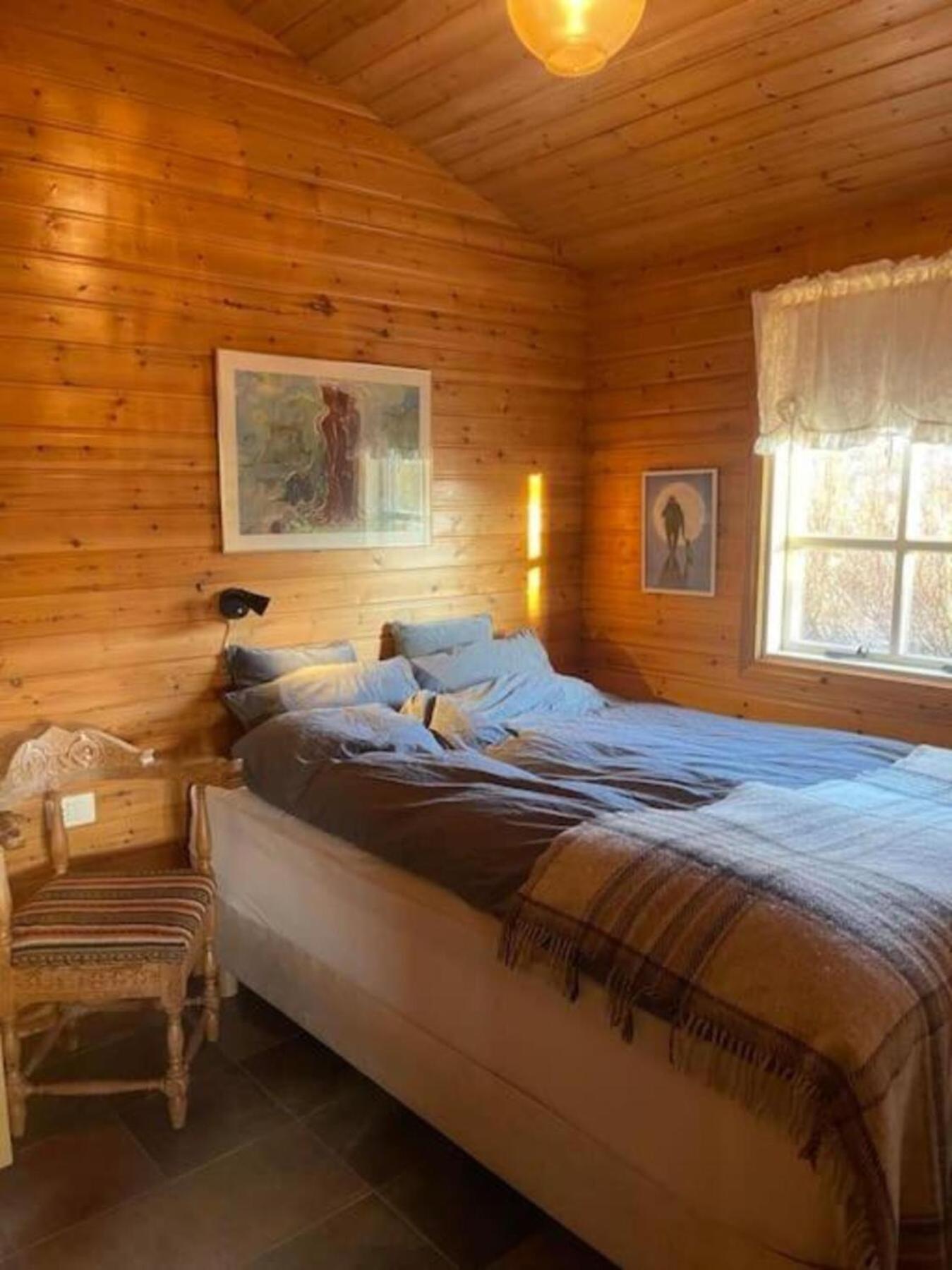 Cozy 2 Bedroom With Hot Tub