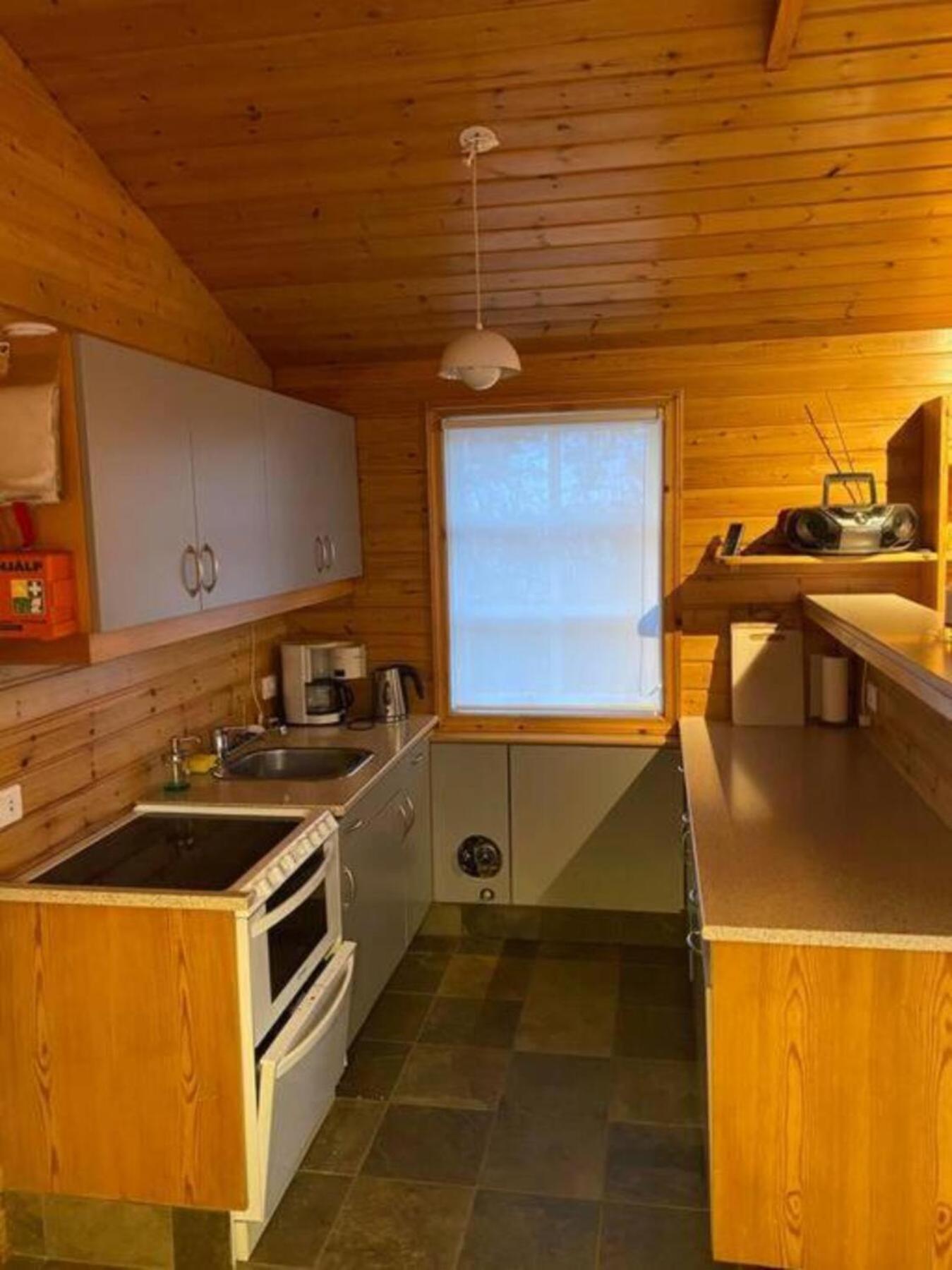 Cozy 2 Bedroom With Hot Tub